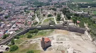 Ayasuluk Tepesi'nde bulunan iskeletler tarihe ışık tutacak