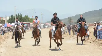 Rahvan Atlar, 7 yıl sonra Torbalı'da yarıştı