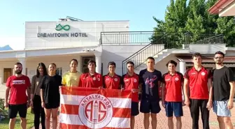 Yüzme şampiyonasına Antalyaspor damgası