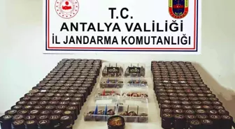 Antalya'da 268 paket kaçak nargile tütünü ele geçirildi