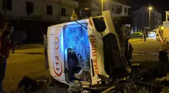 Vakaya giden ambulans kaza yaptı: 3 yaralı