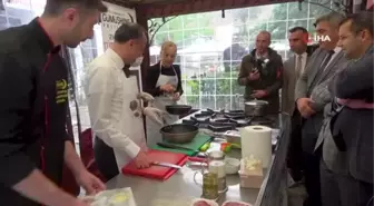 Vali Taşbilek önlük giyerek mutfağa girdi, Hünkar Beğendi yaptı