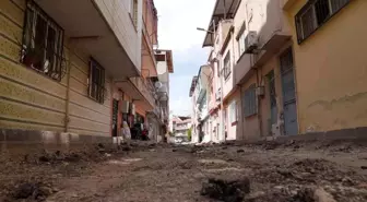 Yunusemre Belediyesinden Barbaros Mahallesi'nde yol çalışması