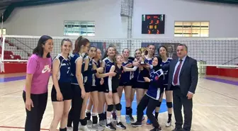 Voleybol şampiyonları kupalarını aldı