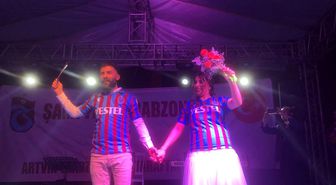Trabzonspor'un şampiyonluk kutlamasında nikah yaptılar