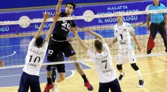 Genç Erkekler Türkiye Voleybol Şampiyonası Malatya'da sürüyor
