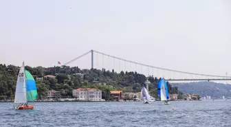 İstanbul'un fethi anısına İstanbul Boğazı'nda tekne ve bot yarışları yapıldı