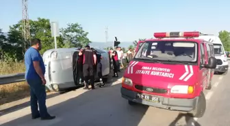 Tokat'ta bariyerlere çarpan otomobildeki 5 kişi yaralandı