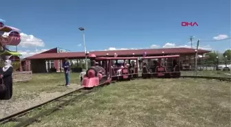 VAN'DA 72 ÇOCUK İLK KEZ LUNAPARKTA EĞLENDİ