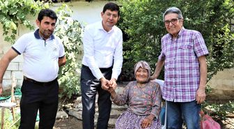 Başkan Özcan, Şadiye ninenin isteğini kırmadı