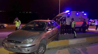 Otomobil refüje çıktı: 1 yaralı