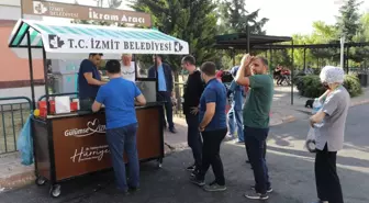 İzmit Belediyesi'nin Yeni Mobil Çorba Dağıtım Araçları Hizmete Başladı