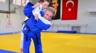 Judo tutkusu ve çalışma azmiyle 56 yaşında Türkiye şampiyonu oldu