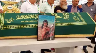 Yeşilçam'ın Rambo'su Sönmez Yıkılmaz son yolculuğuna uğurlandı