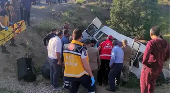 Siirt'te şarampole devrilen minibüsteki 4 kişi öldü, 6 kişi yaralandı