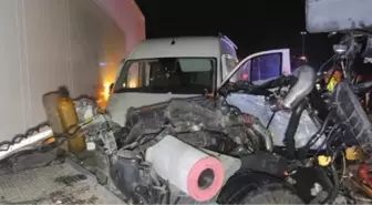 DÜZCE'DE 4 ARACIN KARIŞTIĞI ZİNCİRLEME KAZADA 15 YARALI