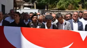 Kazada ölen okul müdürü, son yolculuğuna uğurlandı
