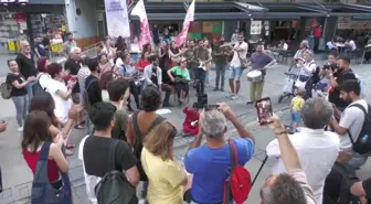 İzmir'de Müzik Yasağına Karşı Müzikli Protesto: 'Halk Yatsın Uyusun, Eğlenmesin, Bir Araya Gelmesin İstiyorlar'