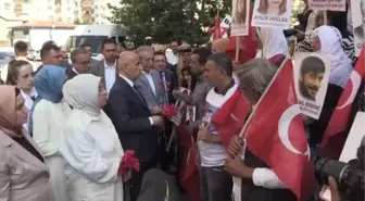 Tarım ve Orman Bakanı Kirişci, Diyarbakır annelerini ziyaret etti