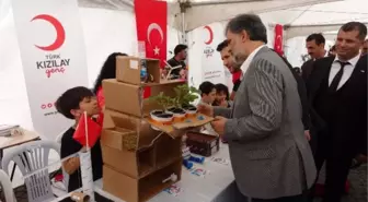 Atık malzemelerden hayallerindeki oyuncakları yaptılar