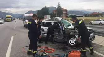 Burdur'da tırla çarpışan otomobildeki 1 kişi öldü, 1 kişi yaralandı