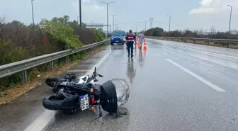 Adana'da bariyere çarpan motosikletteki 1 kişi öldü, 1 kişi yaralandı