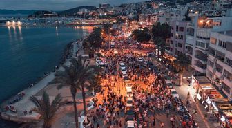 Kuşadası Sokak Festivali, 21 ülkeden gelen yüz binlerce turiste muhteşem anlar yaşattı