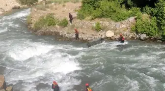 Siirt'te çayda akıntıya kapılan sağlıkçıyı arama çalışmaları üçüncü gününde