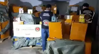 Sınır kapısındaki TIR'da 62 bin kaçak elektronik sigara ele geçirildi