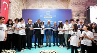 Bakan Özer: İlk defa yazın kütüphaneler açık olacak