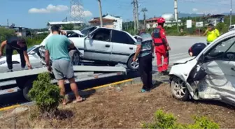 Dalaman'da otomobiller çarpıştı: 2'si çocuk, 4 yaralı