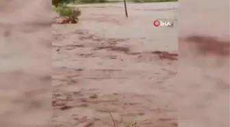 Gemerek'te sel suyu köprüyü yuttu