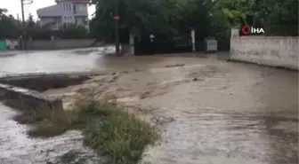 Konya'da sağanak yağış su baskınlarına neden oldu