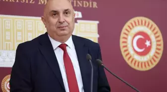 Özkoç'tan Erdoğan'ın 'Artık 'Turkey' Yok, 'Türkiye' Var' Sözlerine Tepki: 'Ben Türk'üm' Derken, 'I Am Türkiye' mi Diyeceğiz?