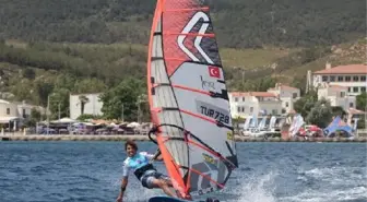 Türkiye Windsurf Slalom Ligi Foça'dan start aldı