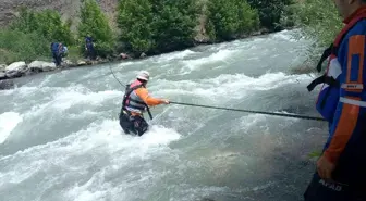 Çayda akıntıya kapılan sağlıkçıyı arama çalışmaları beşinci gününde