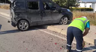 İzmir'de hafif ticari araçla çarpışan motosikletin sürücüsü öldü