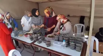 Mudurnu'da öğrenciler ve velileri kermes düzenledi