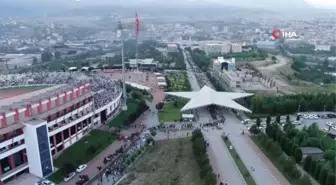 Başak Cengiz Mimarlık Fakültesi yeni ismiyle ilk mezunlarını verdi