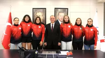 Pamukkale Belediyespor Voleybol Takımında imzalar atıldı