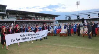 Akdeniz Üniversitesi Tıp Fakültesinden mezun olan 438 öğrenci yemin ederek hekim oldu