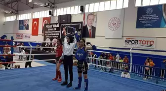 Bitlisli sporcu Özlem Melek Korkmaz, Muaythai Türkiye Şampiyonu oldu