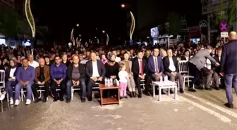 Gölhisar'da öğretmenlerden oluşan koro konser verdi