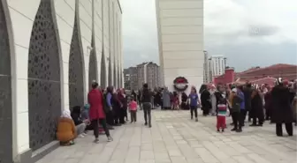 KASTAMONU - Trafik kazasında yaşamını yitiren öğrenci toprağa verildi