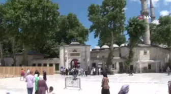 YKS öncesi Eyüp Sultan Camii'ne akın ettiler