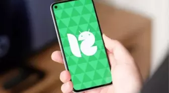 Android 12 güncellemesi bir Samsung modeline daha geldi!