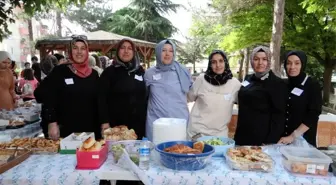 Gazimihal Ortaokulu'nda yılsonu hayır panayırı yapıldı