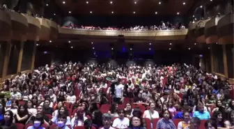Güney Koreli müzik grubu 'Ciipher' konser verdi