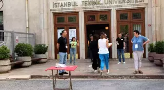 Önce vazgeçti çevredekiler ikna edince bu kez de kimliği yanında olmadığı için sınava giremedi