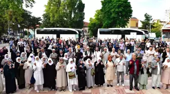 60 kişilik hacı adayı sevinç gözyaşları ile uğurlandı